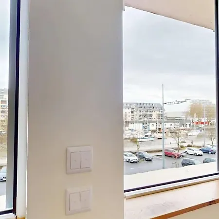 Vue Sur Le Port De Premium * Caen