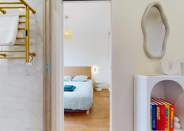 Vue Sur Le Port De Premium * Caen